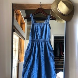 Madewell denim dress with pockets!